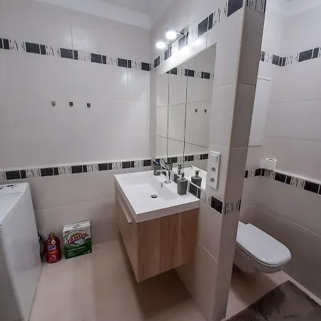 Daire Private With 2 Separate Bd For Group Or Singles *